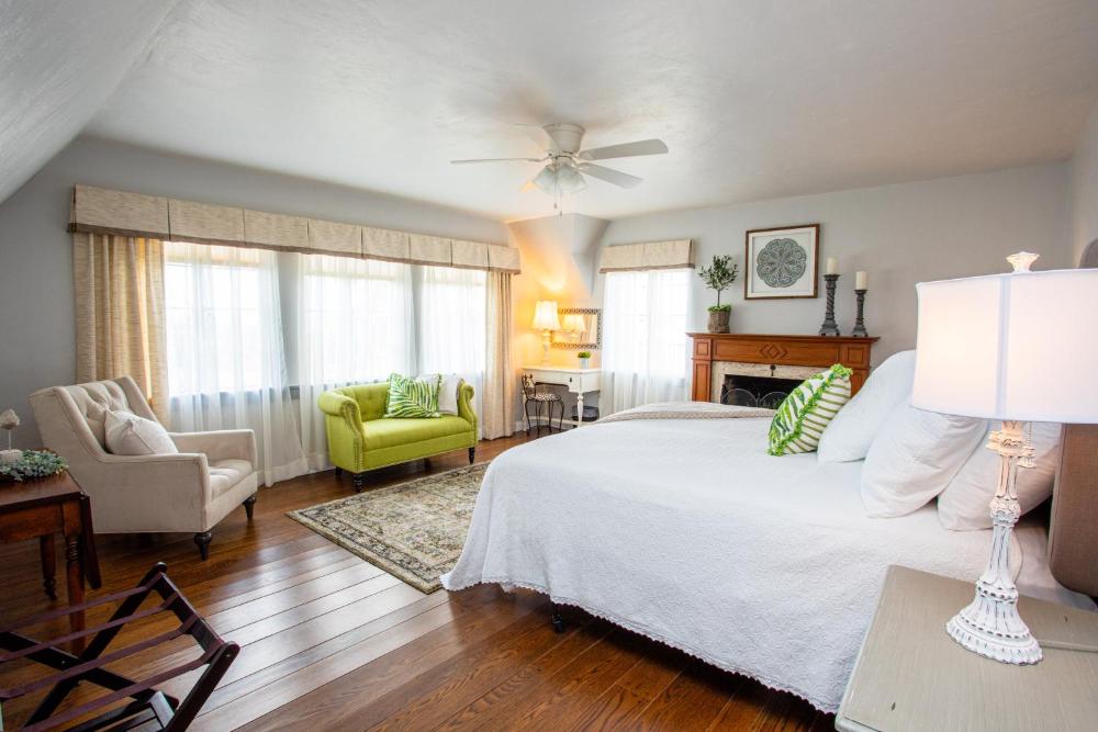 Chardonnay Suite interior