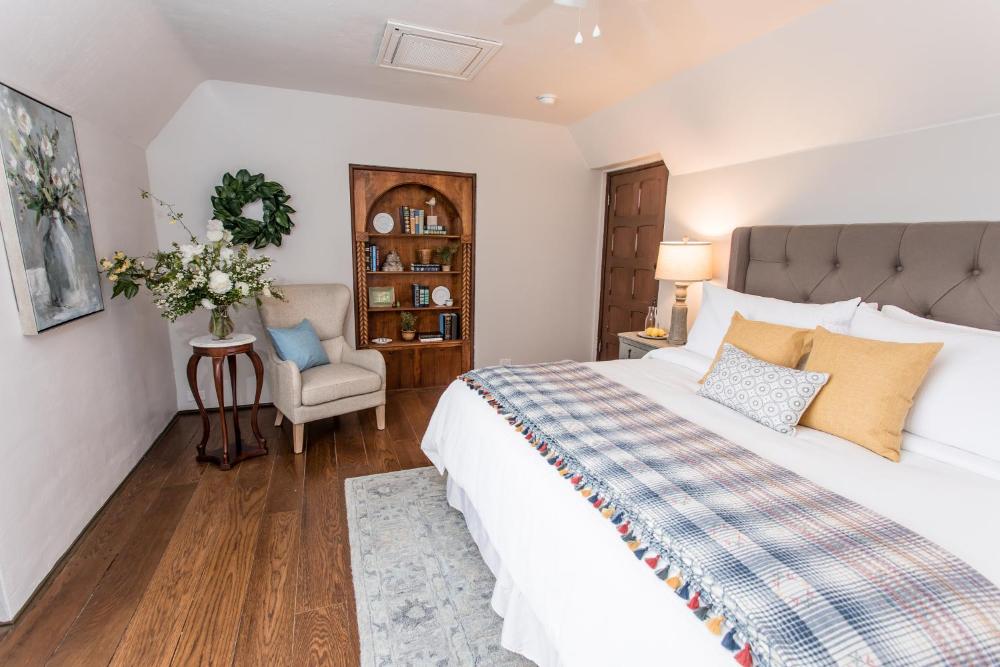 Japanese Maple Suite interior